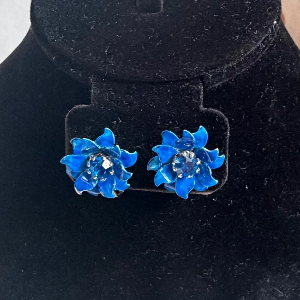 Vintage Coro Blue Enamel Flower Clip On Earrings Crystal‎ Rhinestone Mid Century